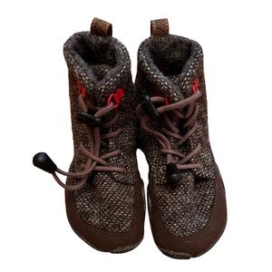 Wildling Wombat shoes kids size 8